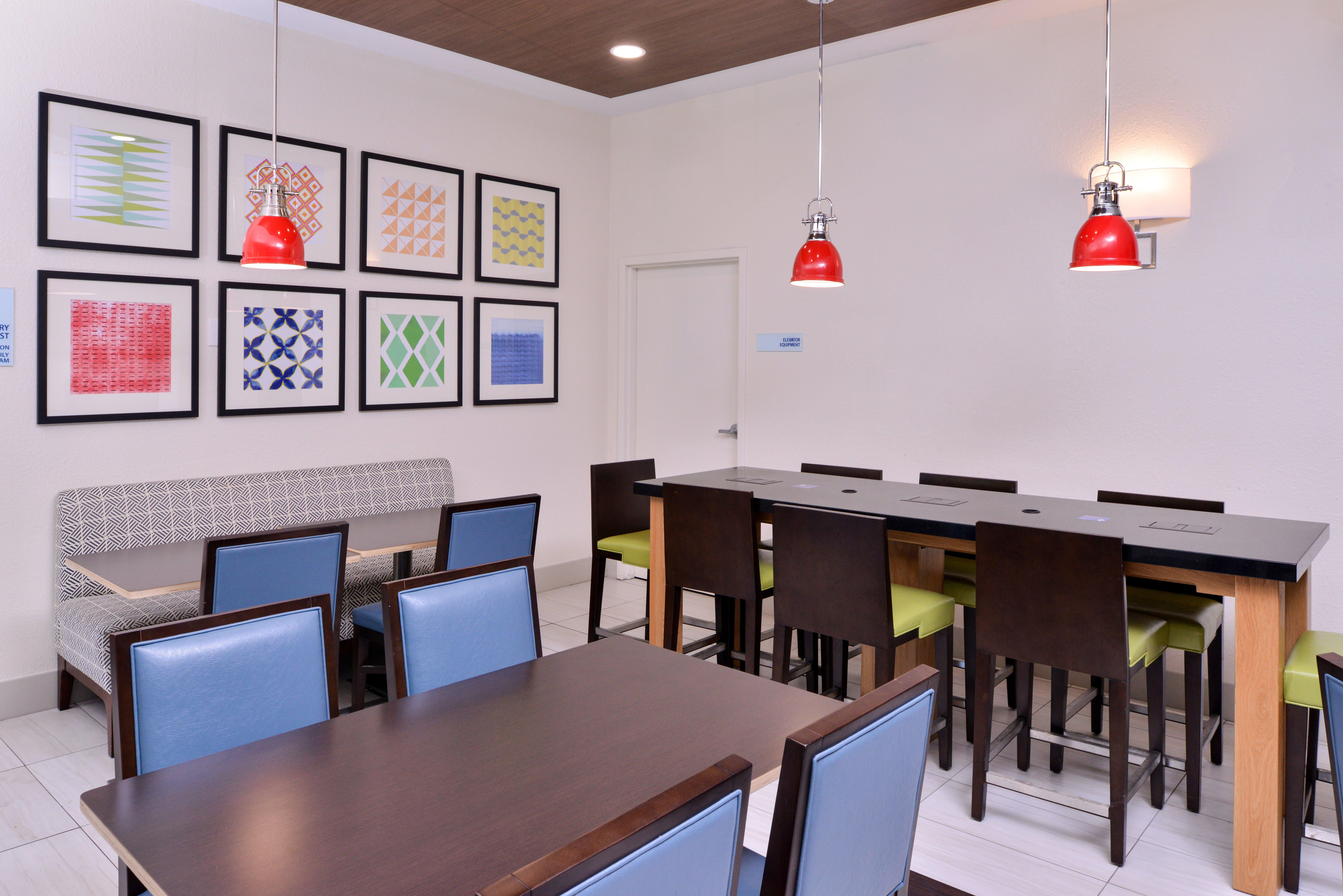 Holiday Inn Express Hotel & Suites Arcata/Eureka-Airport Area By Ihg Мак-Кинливилл Экстерьер фото
