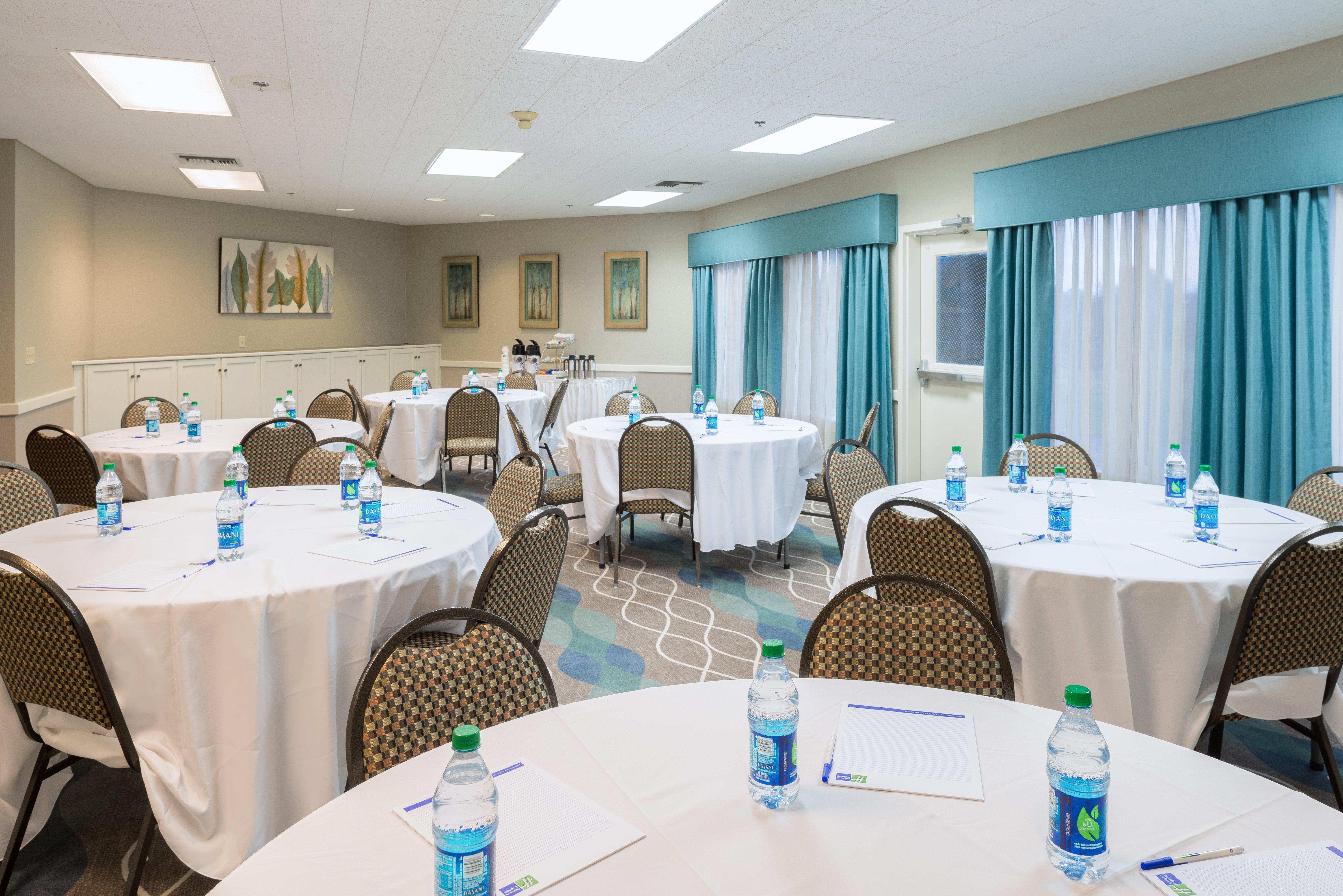 Holiday Inn Express Hotel & Suites Arcata/Eureka-Airport Area By Ihg Мак-Кинливилл Экстерьер фото