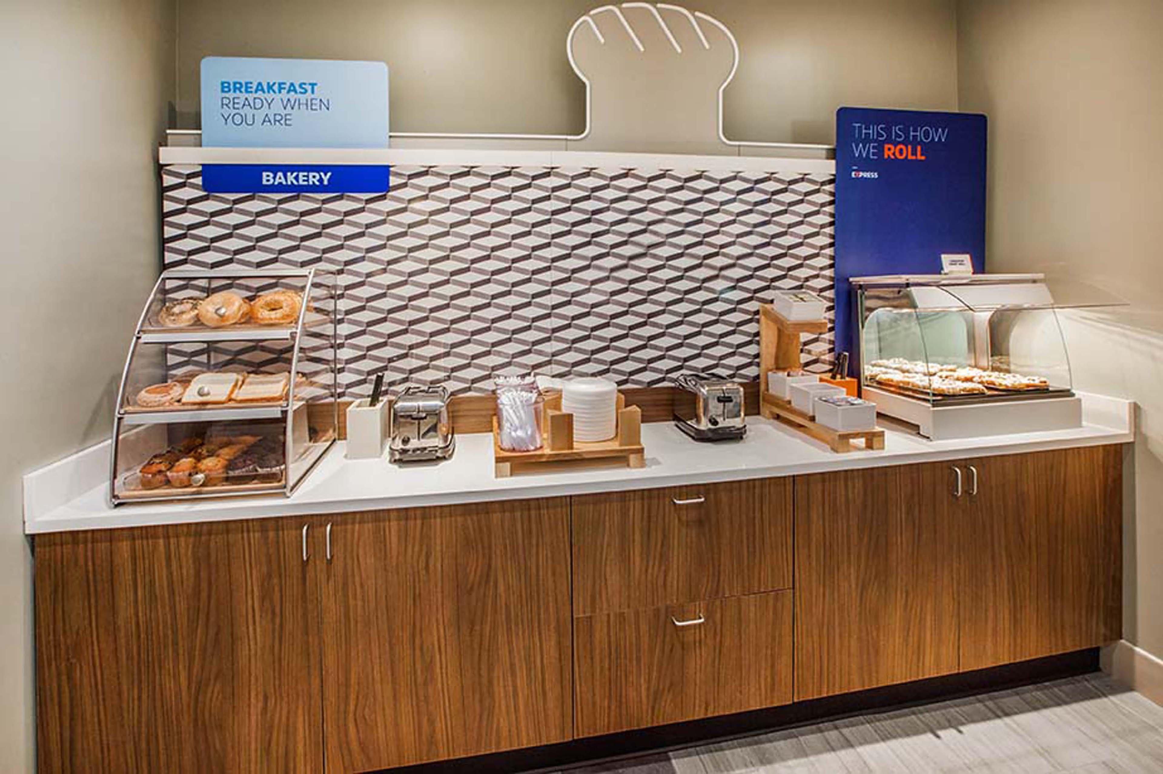 Holiday Inn Express Hotel & Suites Arcata/Eureka-Airport Area By Ihg Мак-Кинливилл Экстерьер фото