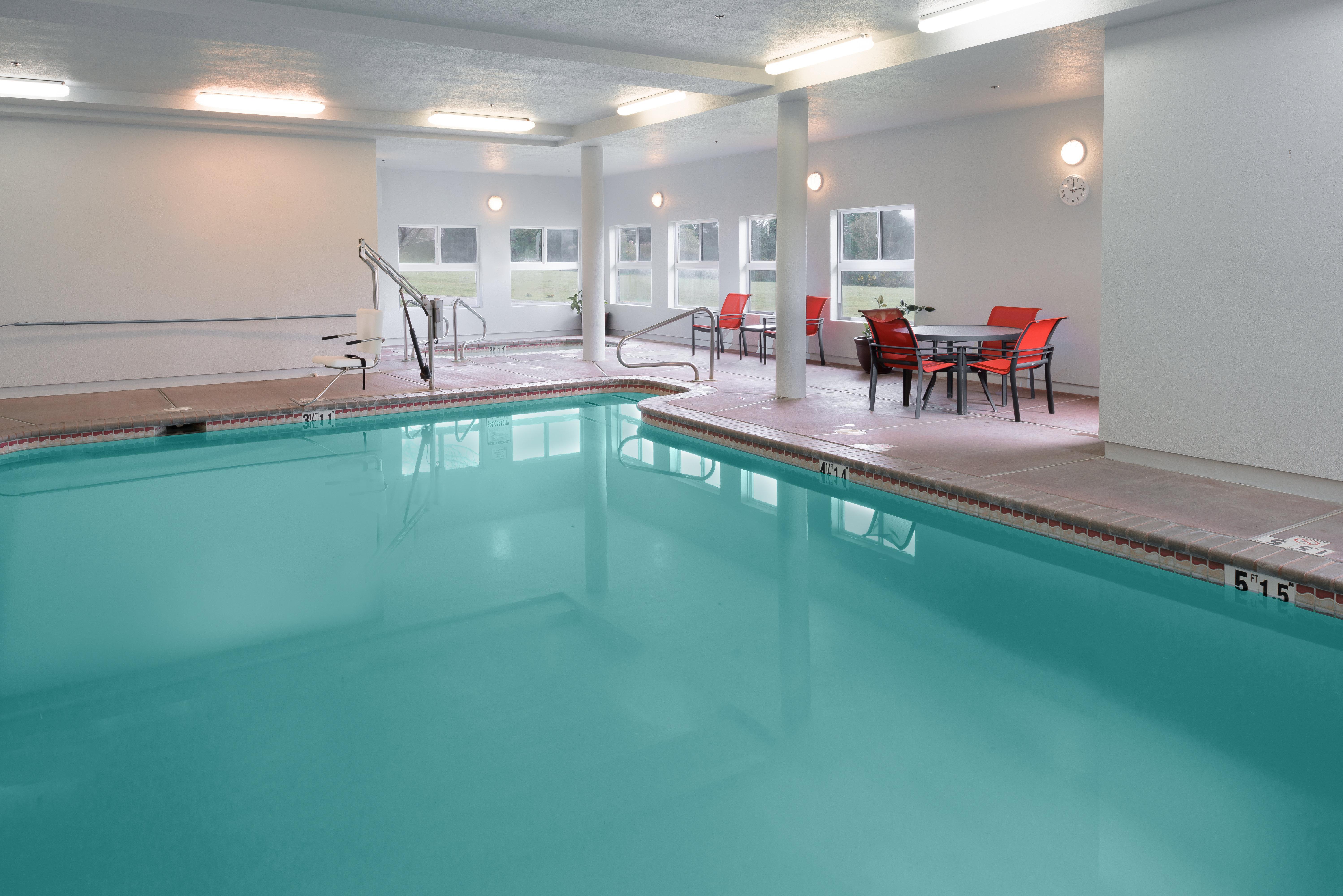 Holiday Inn Express Hotel & Suites Arcata/Eureka-Airport Area By Ihg Мак-Кинливилл Экстерьер фото