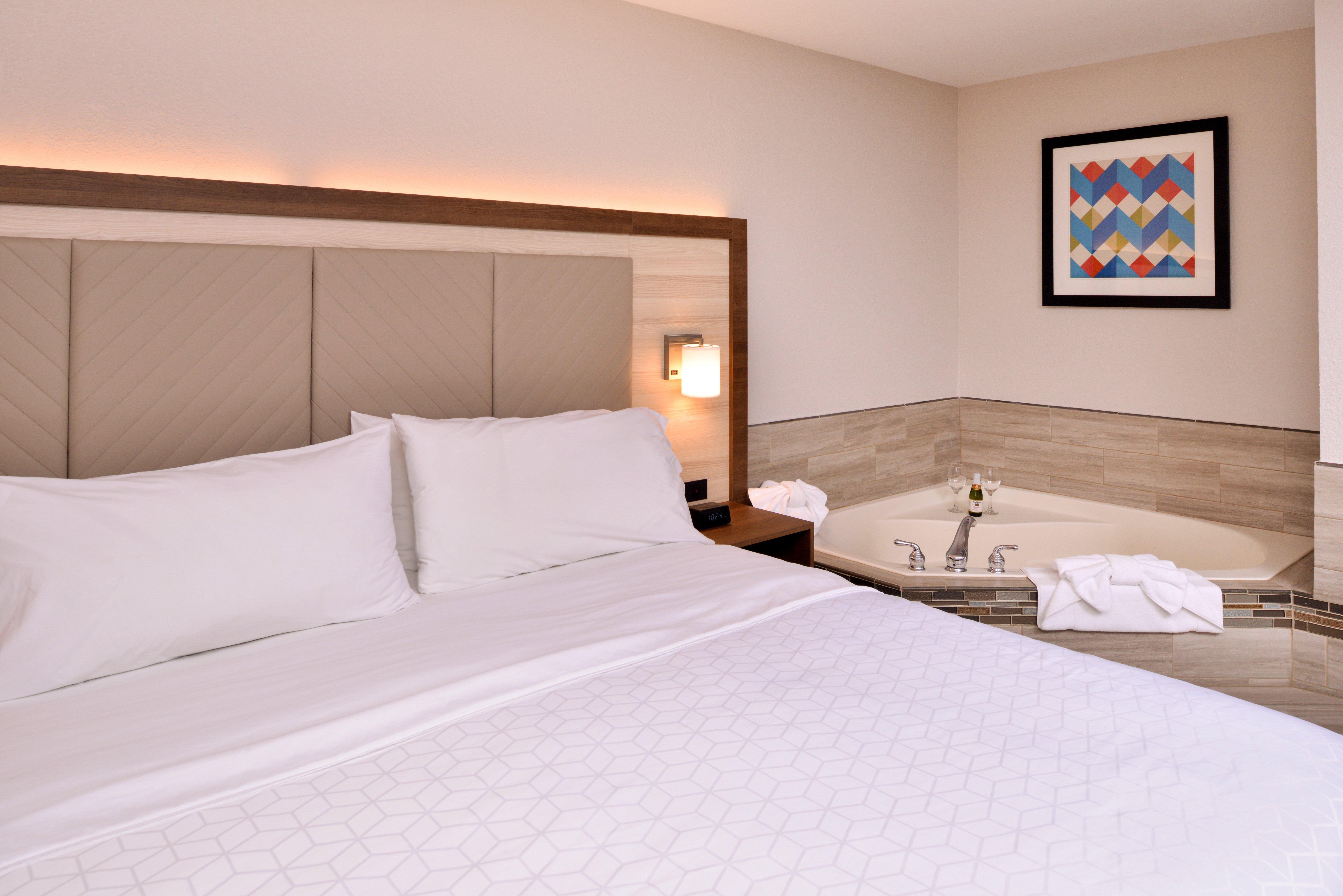 Holiday Inn Express Hotel & Suites Arcata/Eureka-Airport Area By Ihg Мак-Кинливилл Экстерьер фото