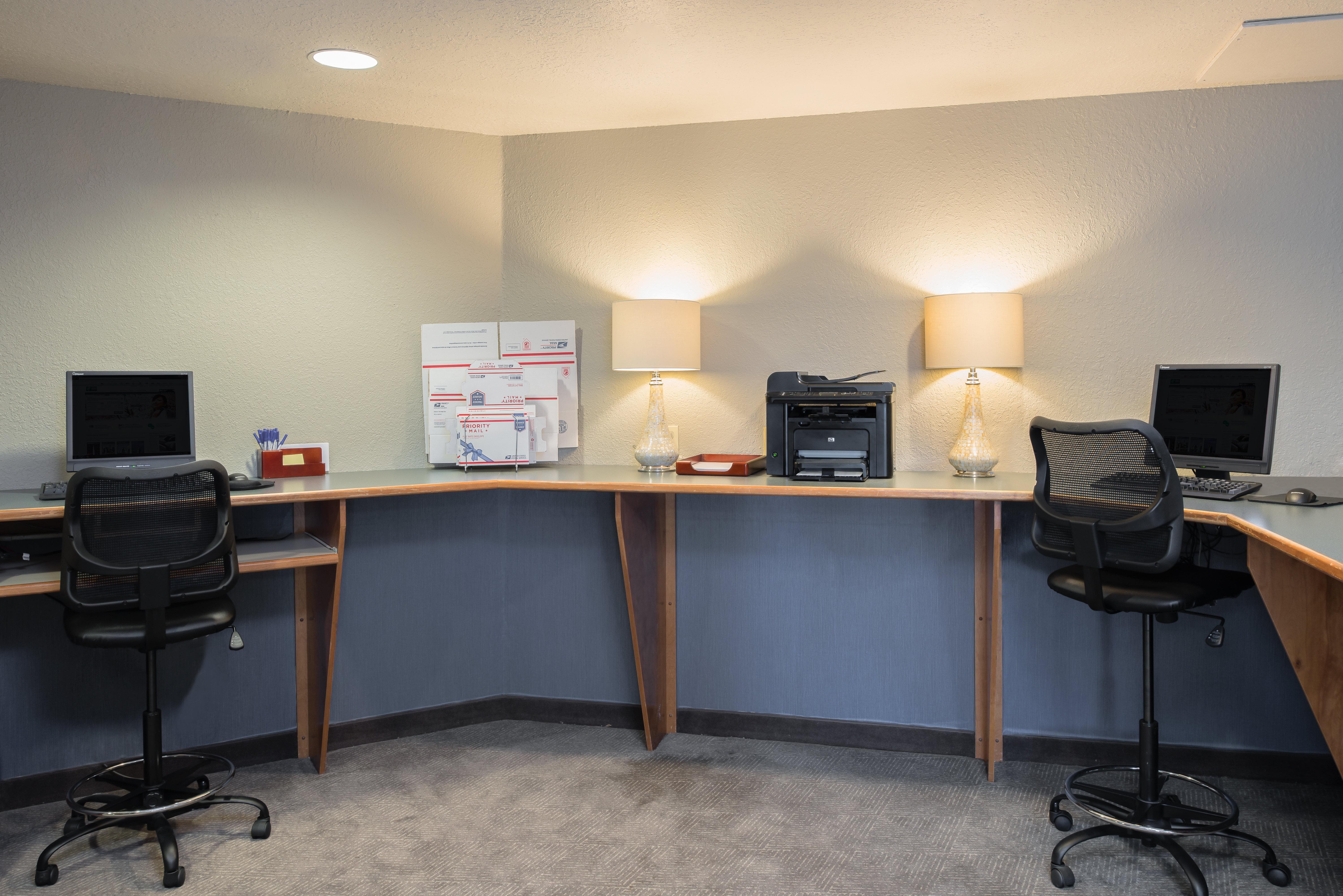 Holiday Inn Express Hotel & Suites Arcata/Eureka-Airport Area By Ihg Мак-Кинливилл Экстерьер фото