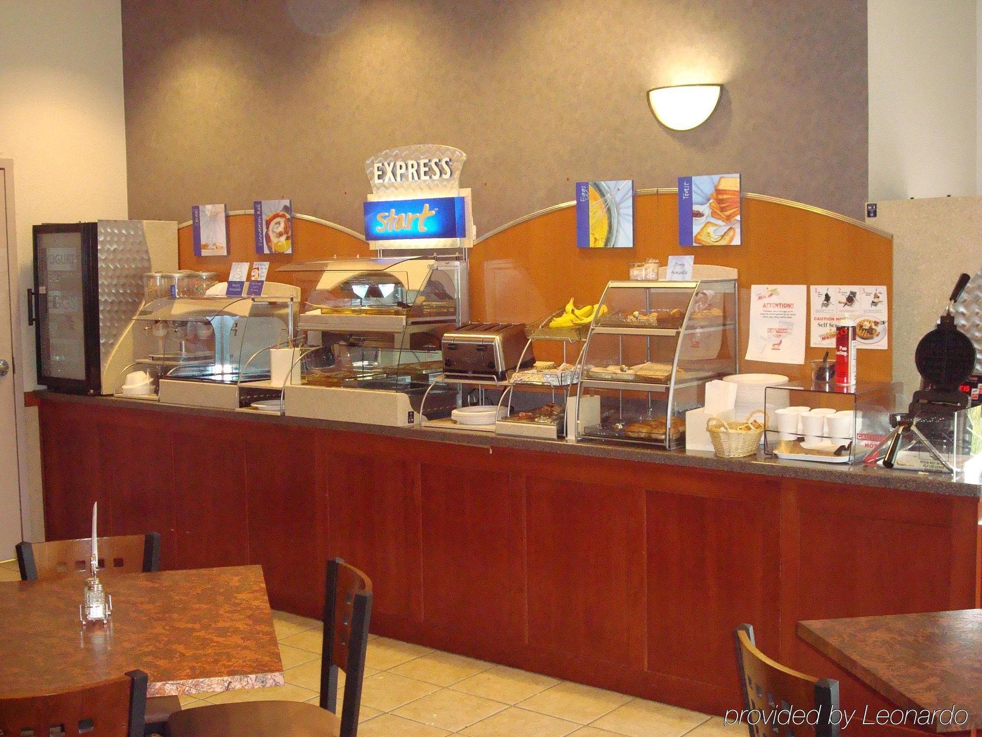 Holiday Inn Express Hotel & Suites Arcata/Eureka-Airport Area By Ihg Мак-Кинливилл Ресторан фото