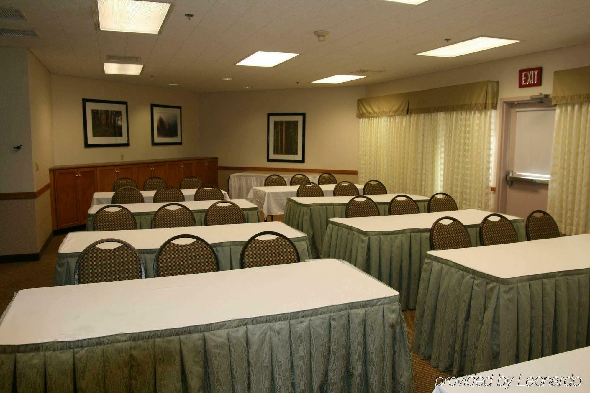 Holiday Inn Express Hotel & Suites Arcata/Eureka-Airport Area By Ihg Мак-Кинливилл Удобства фото